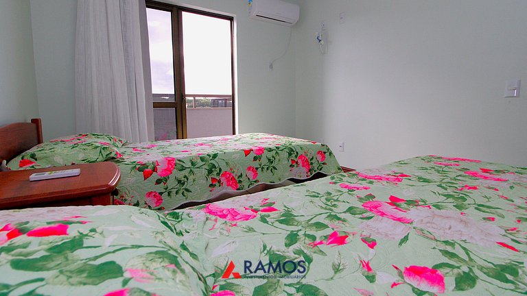 1027 - Cobertura duplex com piscina em Bombinhas