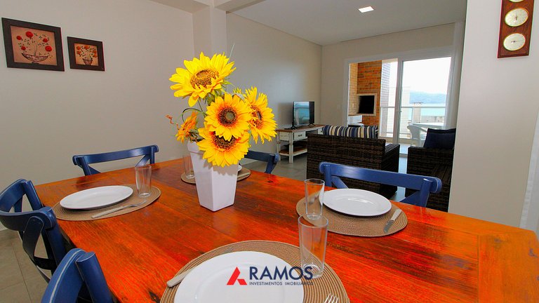 1079 - Apartamento com vista para o mar em Bombinhas