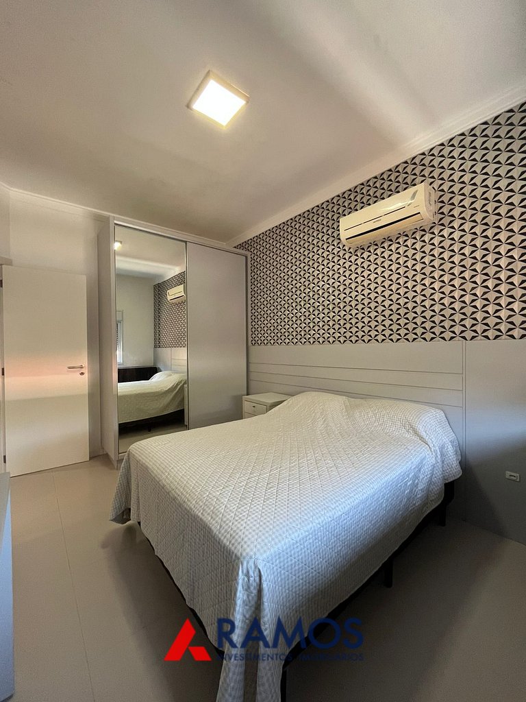 1069 Apartamento na praia de Bombinhas