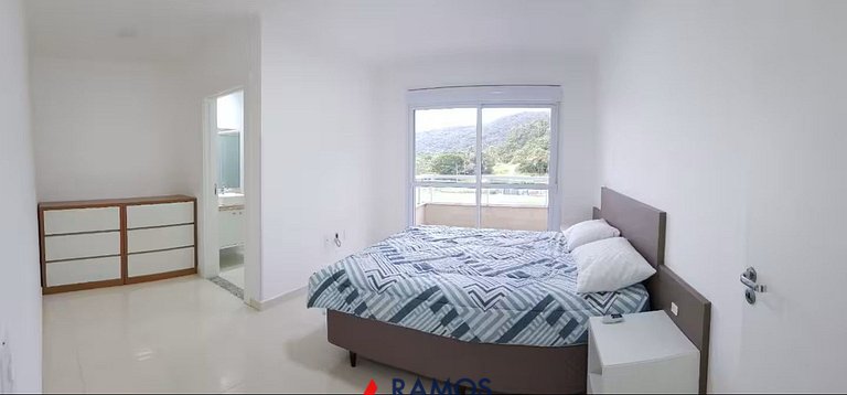 1093 - Duplex na praia do mariscal em Bombinhas